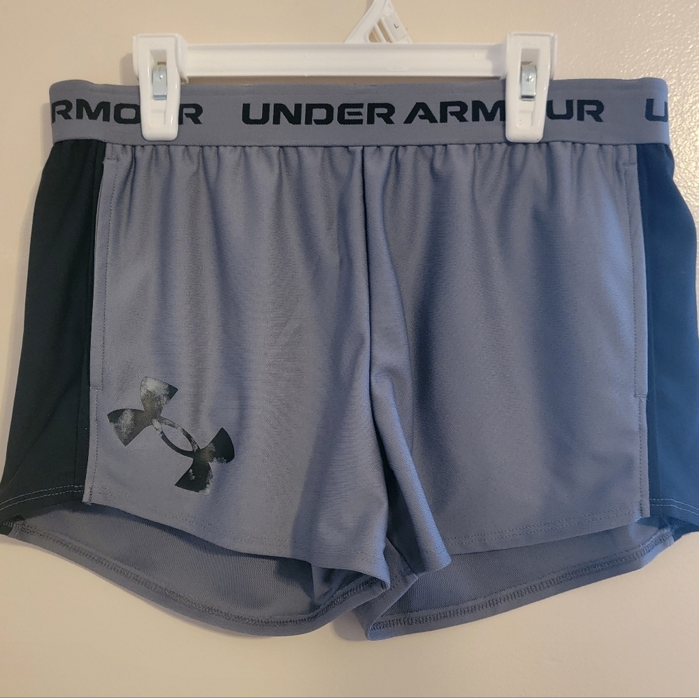 NWT Girls Large Grey Under Armour  Athletic Shorts with Black Panels